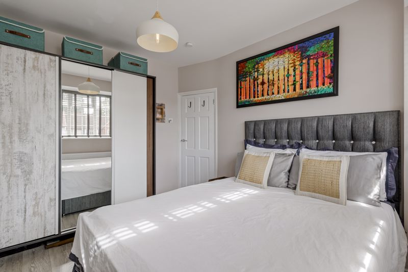 Bedroom- click for photo gallery